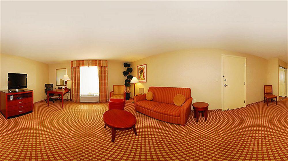Hilton Garden Inn Каспер Экстерьер фото