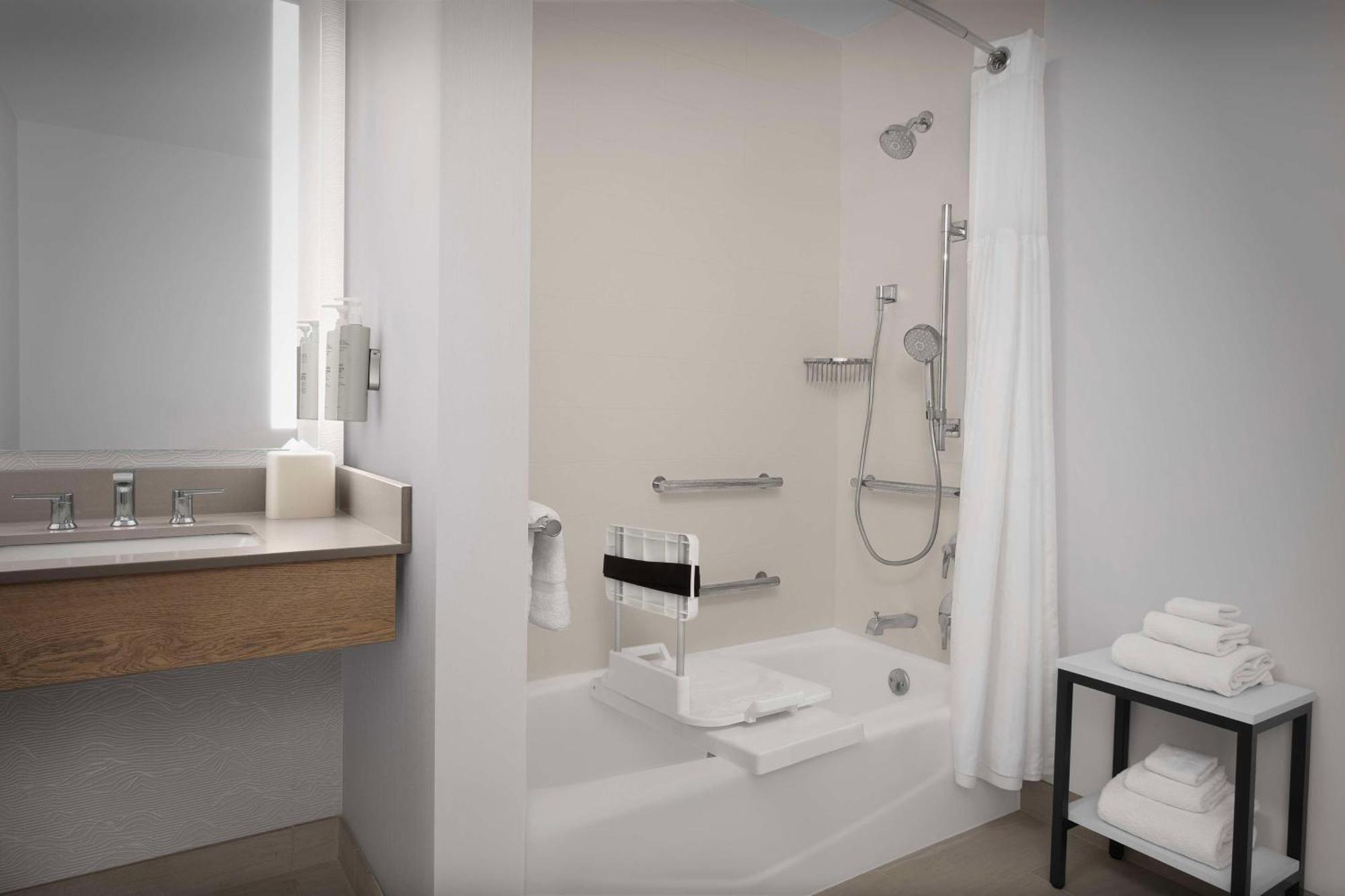 Hilton Garden Inn Каспер Экстерьер фото