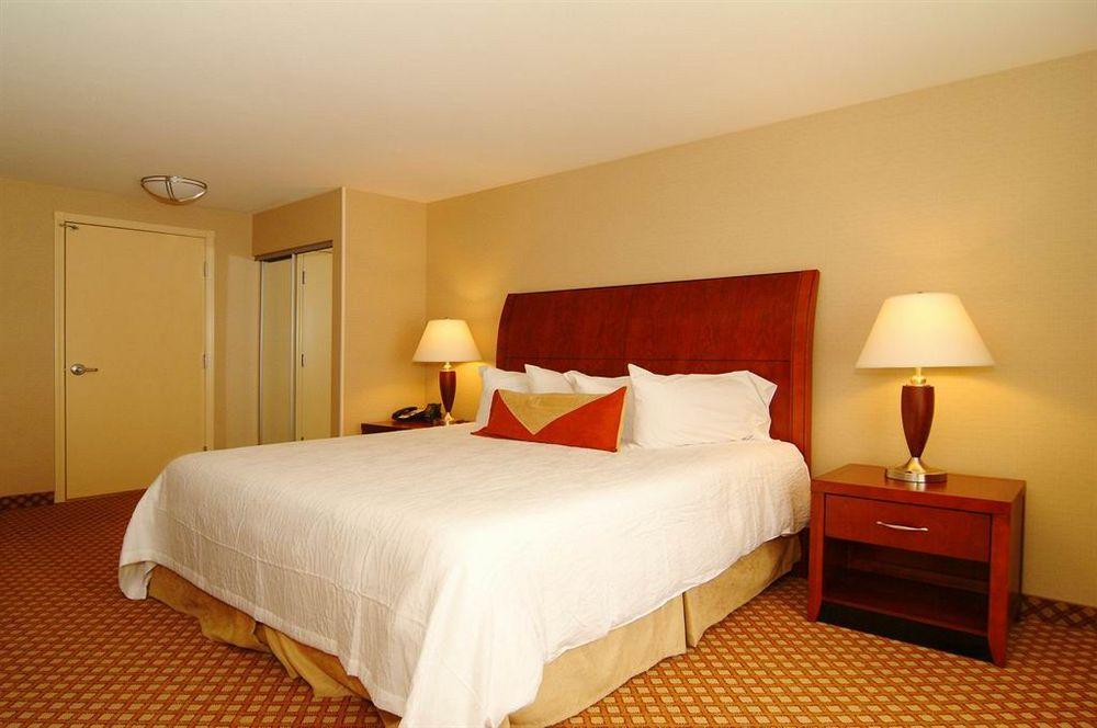 Hilton Garden Inn Каспер Экстерьер фото