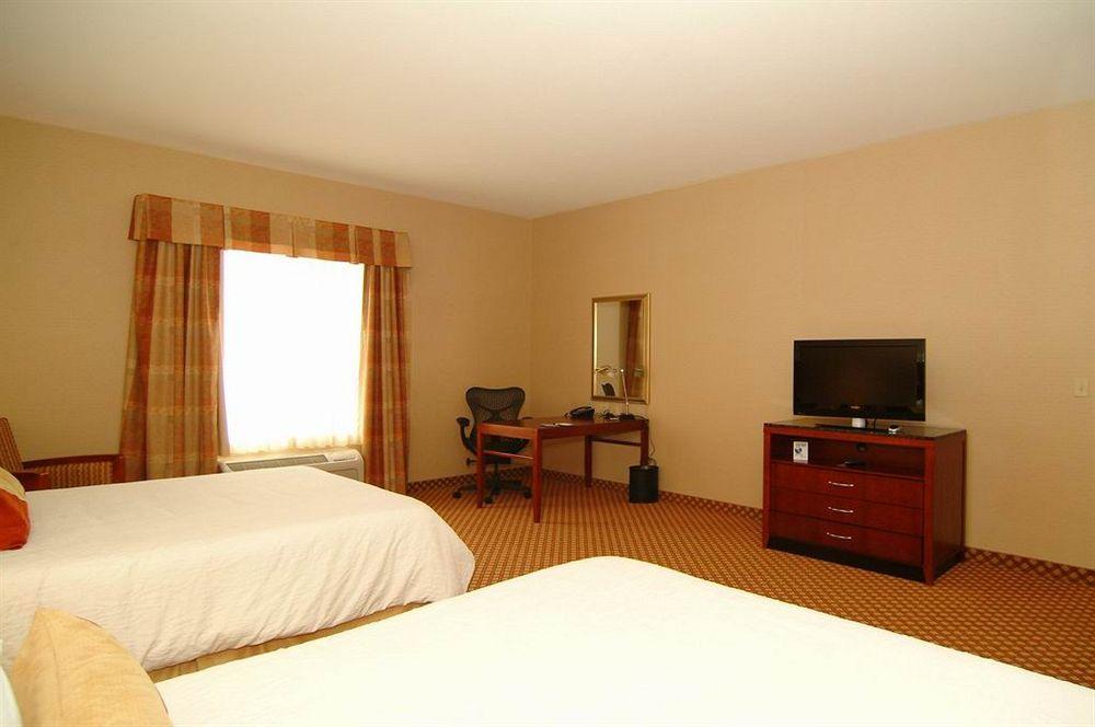 Hilton Garden Inn Каспер Экстерьер фото