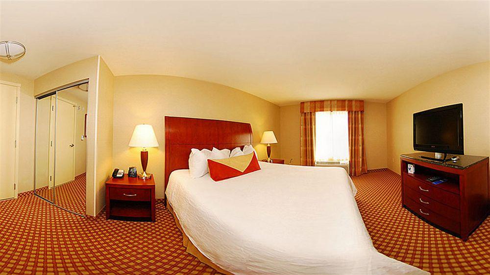 Hilton Garden Inn Каспер Экстерьер фото