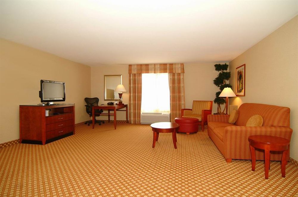 Hilton Garden Inn Каспер Экстерьер фото